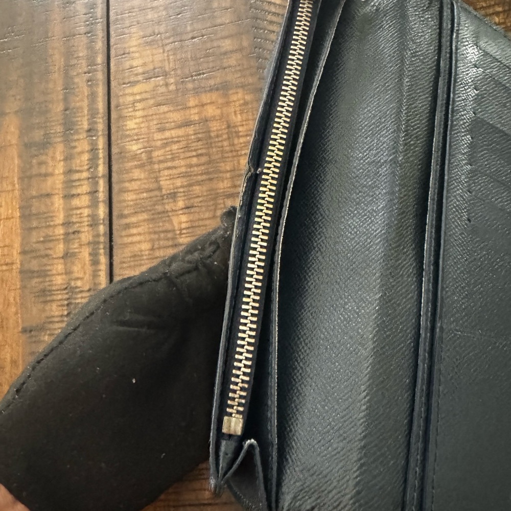 Louis Vuitton
Louis Vuitton Brazza wallet - Picture 15 of 17
